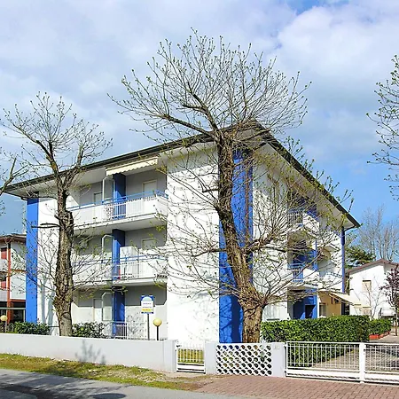 公寓 Villa Paola, Ground-Floor Flat, With Free Wi-Fi, Parking, Terrace, Beach And Town Centre Within Walking Distance 比比翁