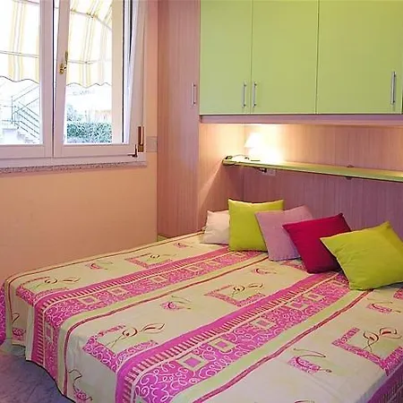 Apartamento Paola, Ground-floor Flat, With Free Wi-fi, Parking, Terrace, And Town Centre Within Walking Distance Bibione