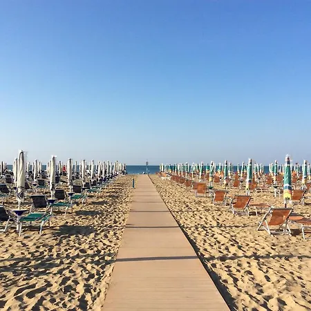 Paola, Ground-floor Flat, With Free Wi-fi, Parking, Terrace, And Town Centre Within Walking Distance * Bibione