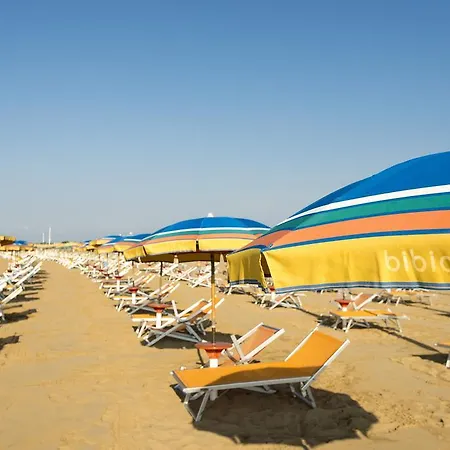 Paola, Ground-floor Flat, With Free Wi-fi, Parking, Terrace, And Town Centre Within Walking Distance Apartamento Bibione